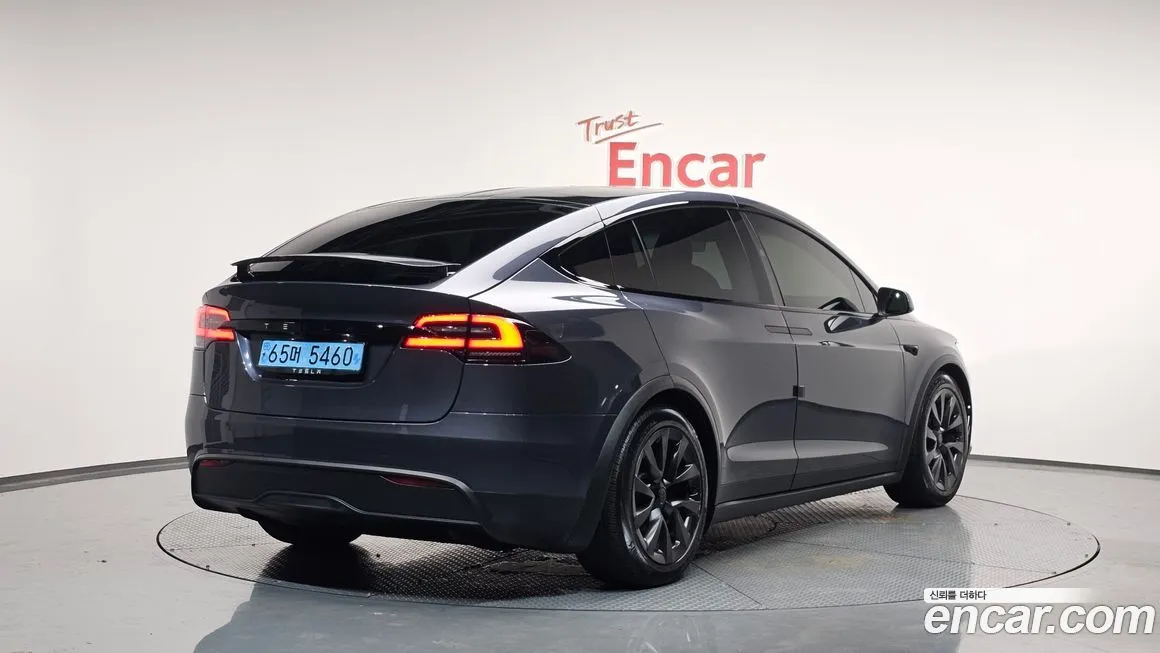 Tesla Model X 2023 из KR, фото 2