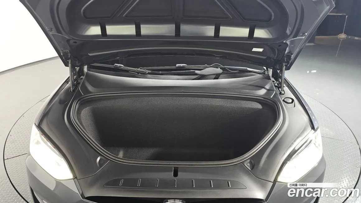 Tesla Model X 2023 из KR, фото 6