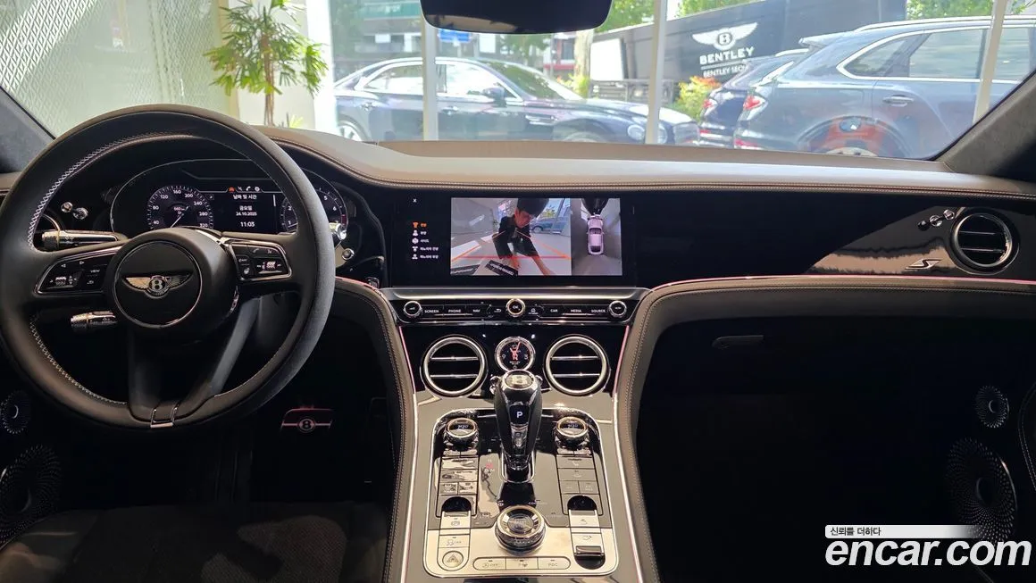 Bentley Continental 2024 из KR, фото 10