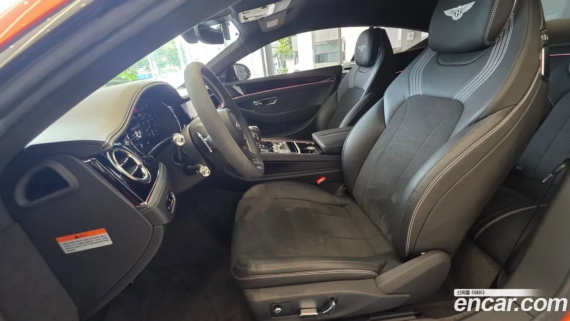 Bentley Continental 2024 из KR, фото 8