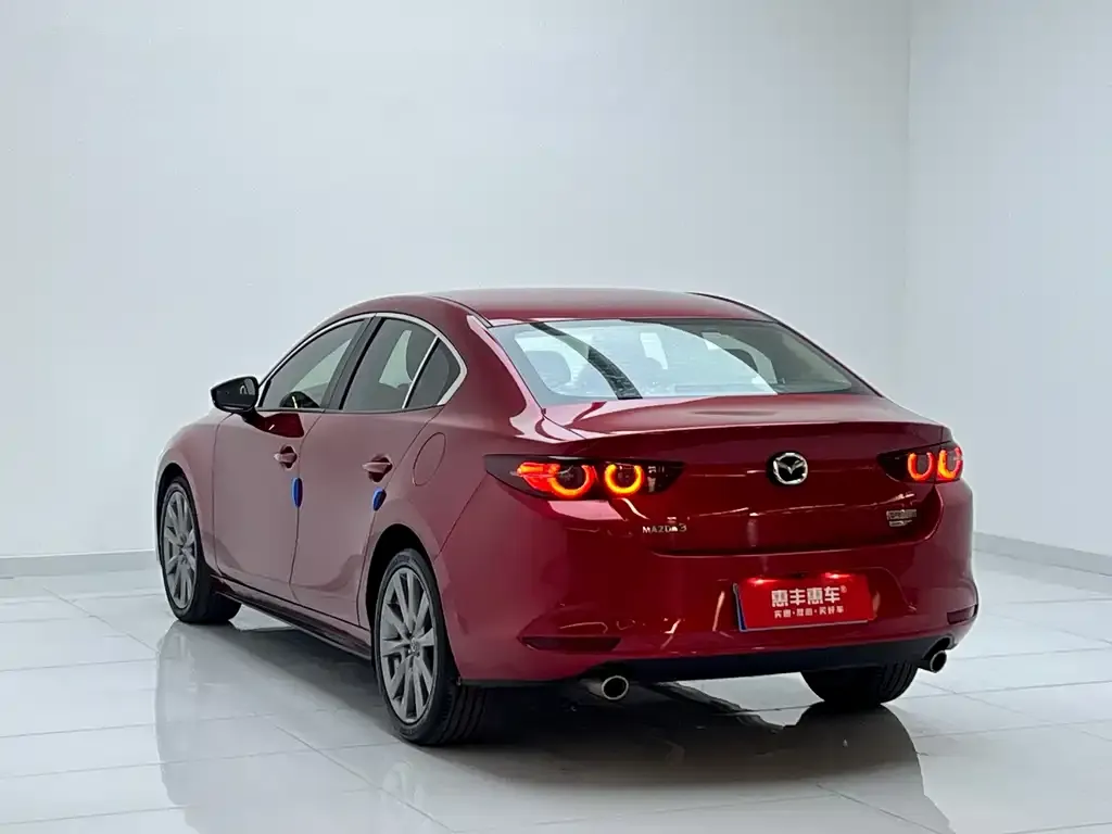 Mazda 3 Axela — фото 9