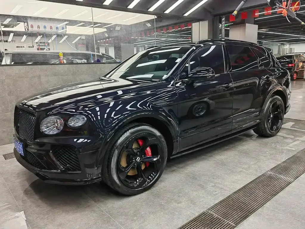 Bentley Bentayga 2023 из CN, фото 1