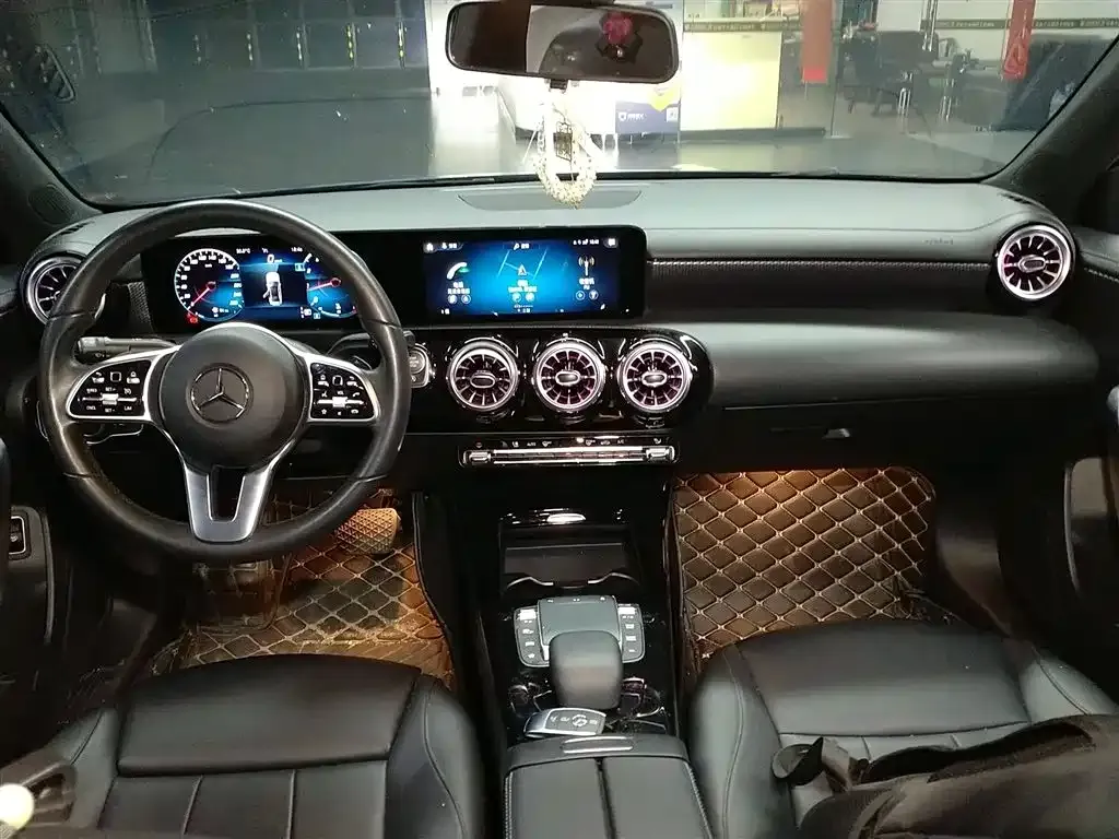 Mercedes-Benz A-Class 2023 из CN, фото 10