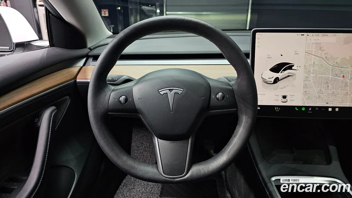 Tesla Model 3 — фото 10