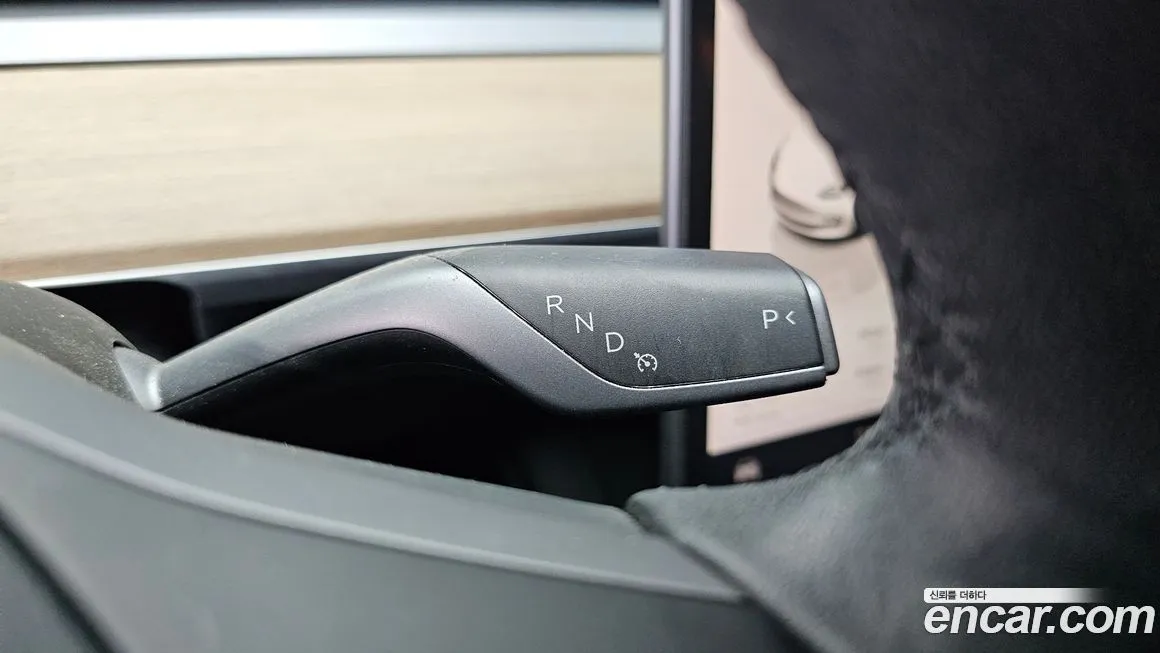 Tesla Model 3 — фото 9
