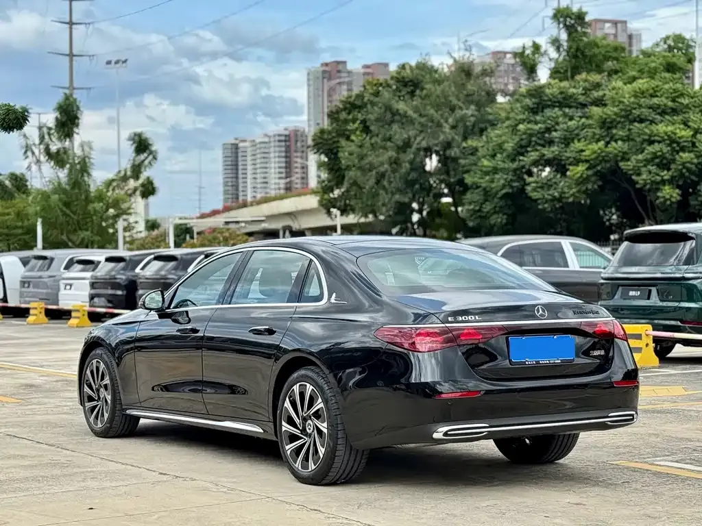Mercedes-Benz E-Class 2024 из CN, фото 3