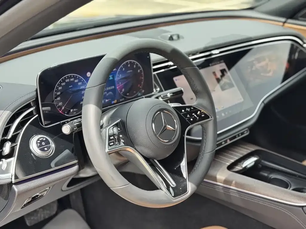 Mercedes-Benz E-Class 2024 из CN, фото 7