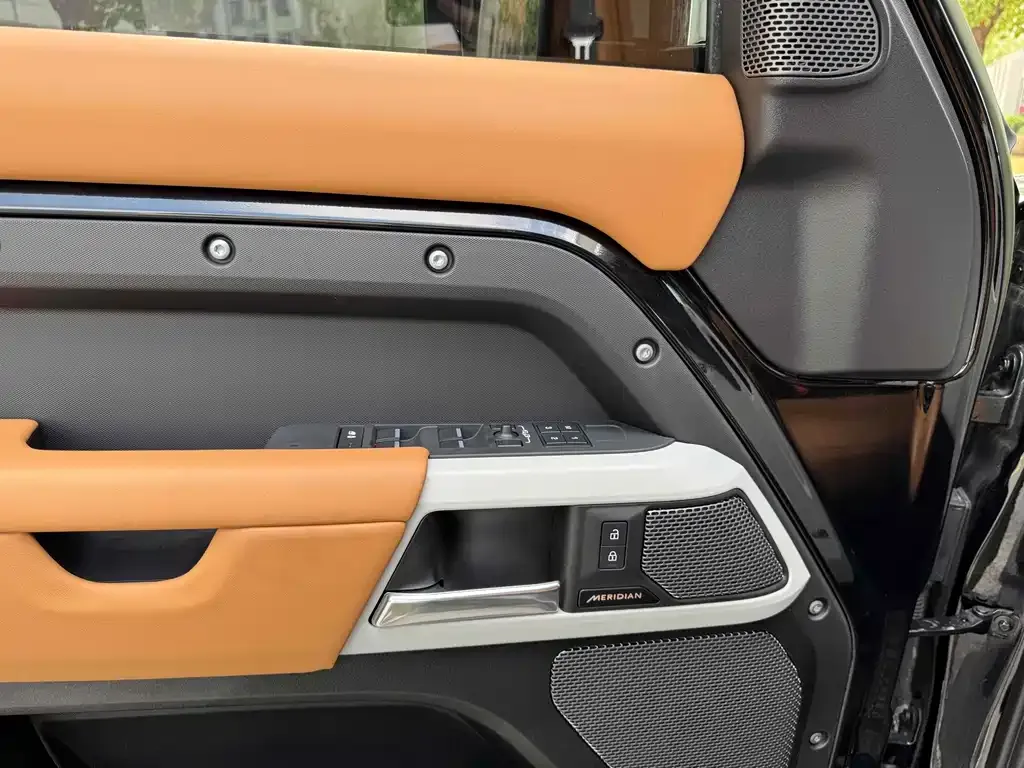 Land Rover Defender 2023 из CN, фото 4