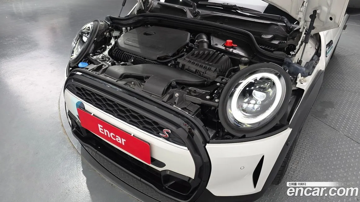 Mini Cooper Convertible 2023 из KR, фото 6