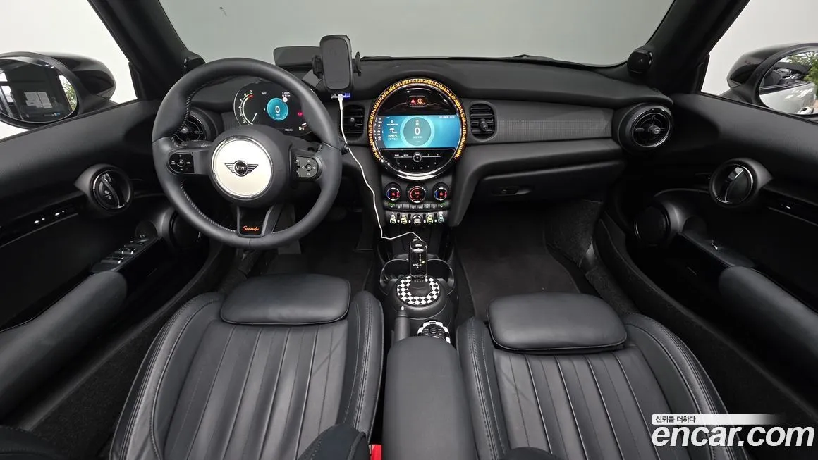 Mini Cooper Convertible 2023 из KR, фото 7