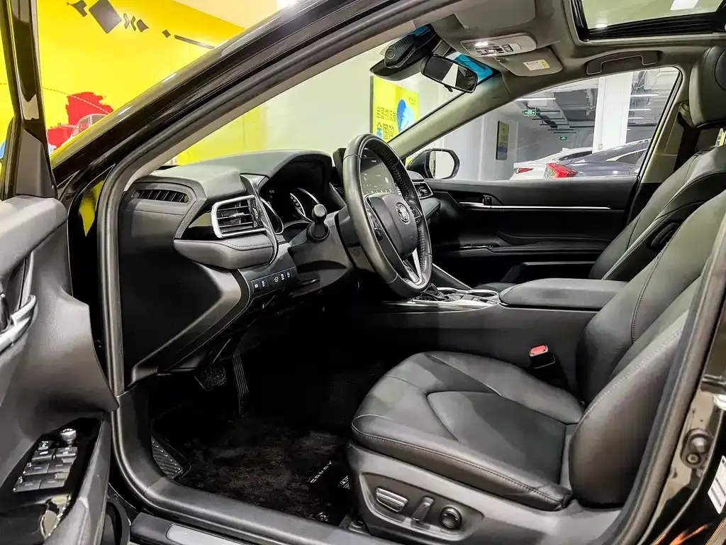 Toyota Camry 2022 из CN, фото 4