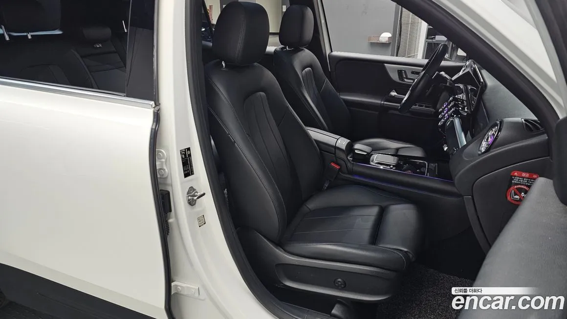 Mercedes-Benz GLB-Class — фото 10