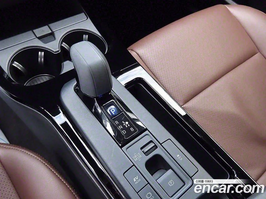 Toyota Prius 2024 из KR, фото 10