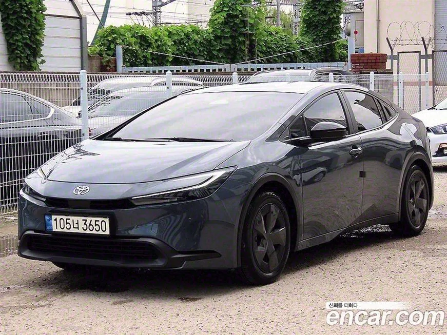 Toyota Prius 2024 из KR, фото 2