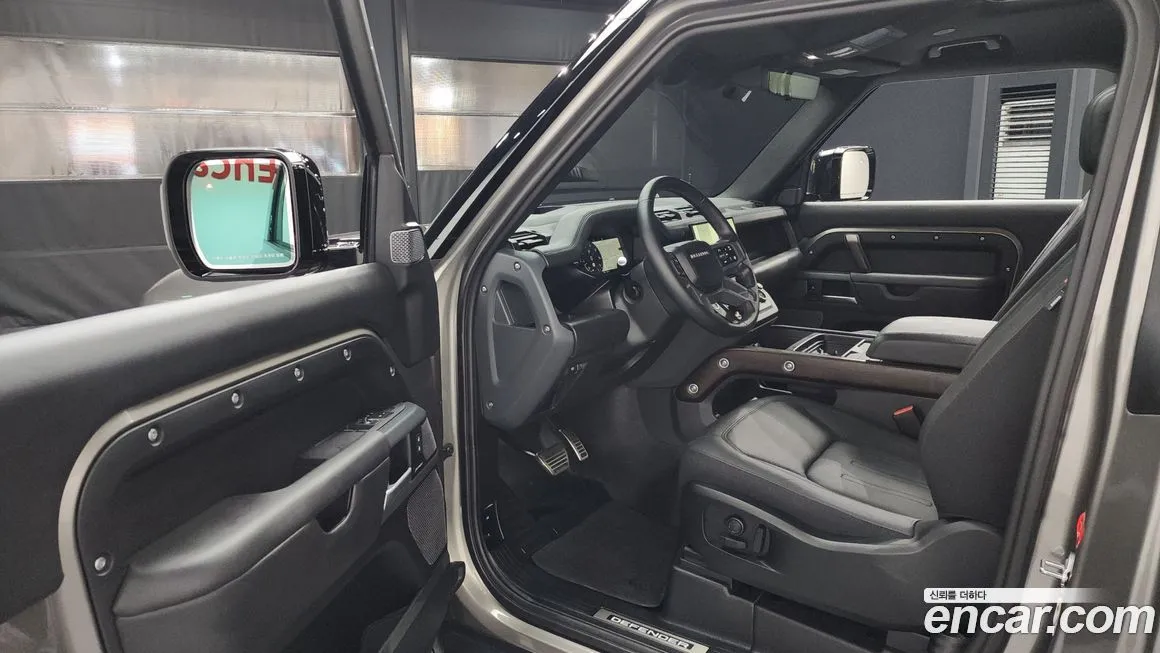 Land Rover Defender 2024 из KR, фото 10