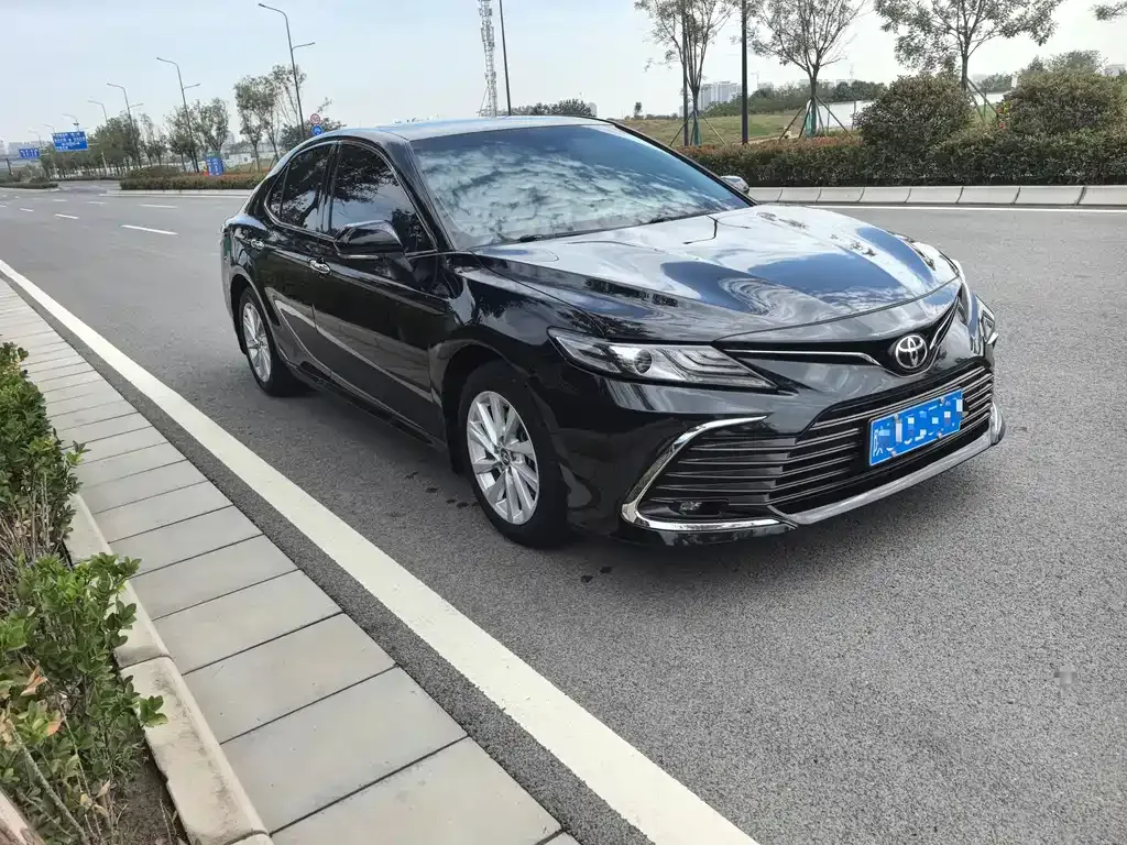 Toyota Camry 2022 из CN, фото 2