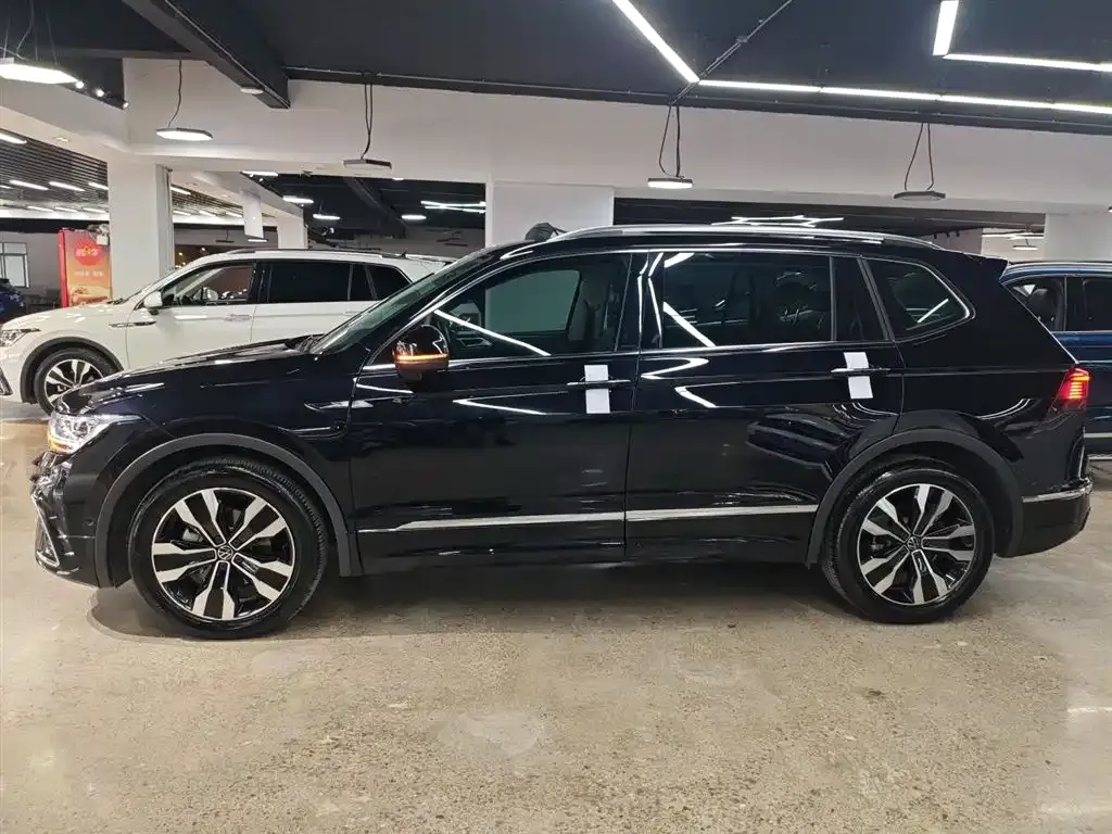 Volkswagen Tiguan L 2022 из CN, фото 5
