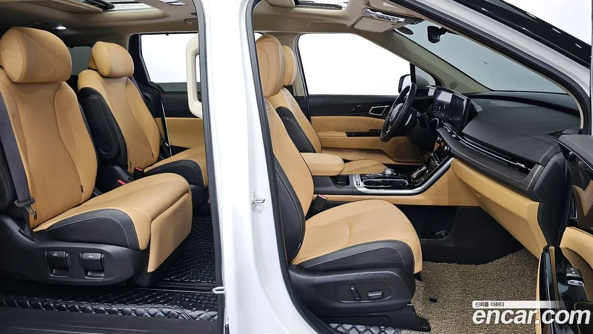Kia Carnival — фото 10