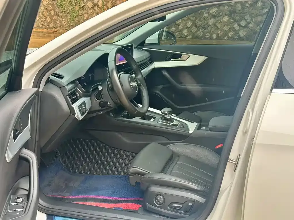 Audi A4L 2021 из CN, фото 7
