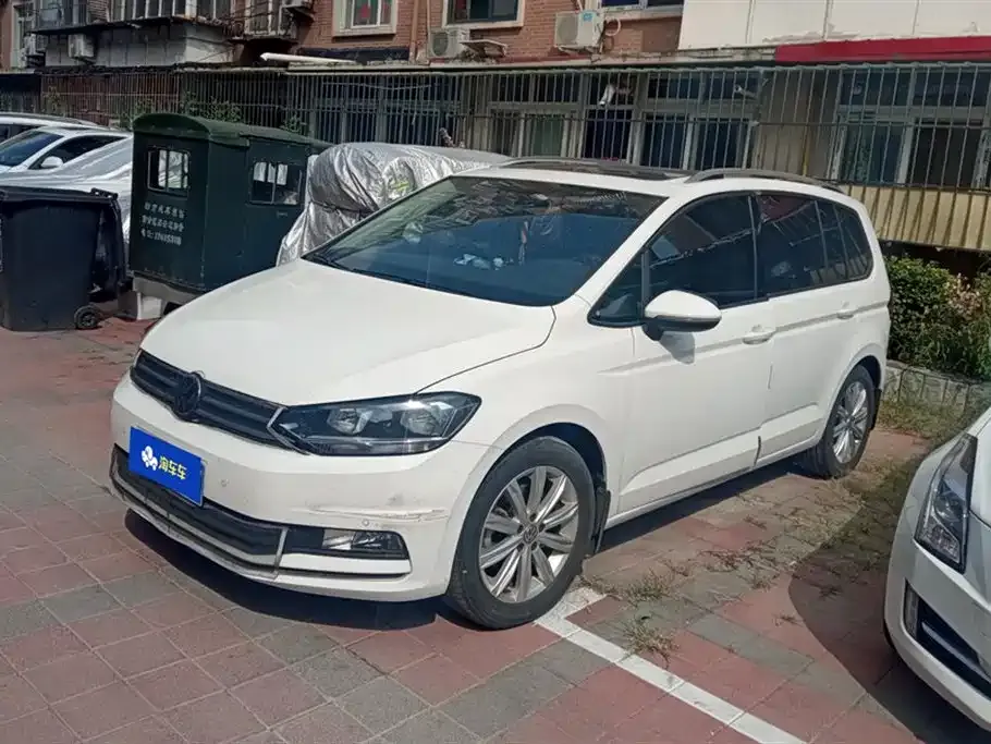 Volkswagen Touran 2021 из CN, фото 1