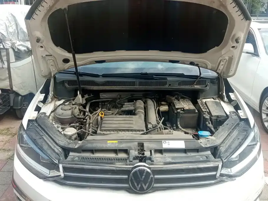 Volkswagen Touran 2021 из CN, фото 10