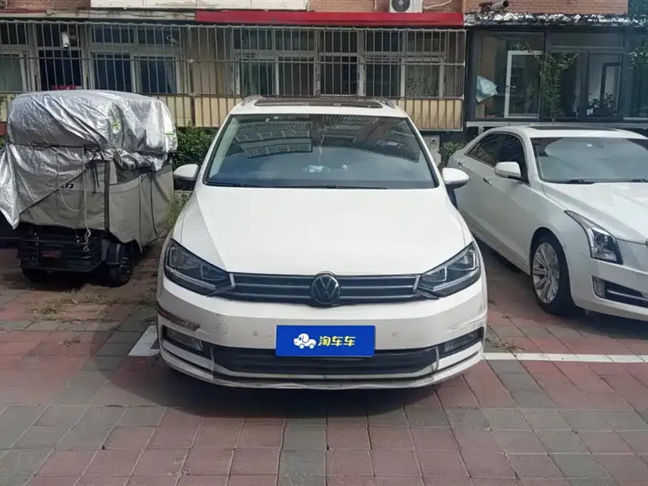 Volkswagen Touran 2021 из CN, фото 2