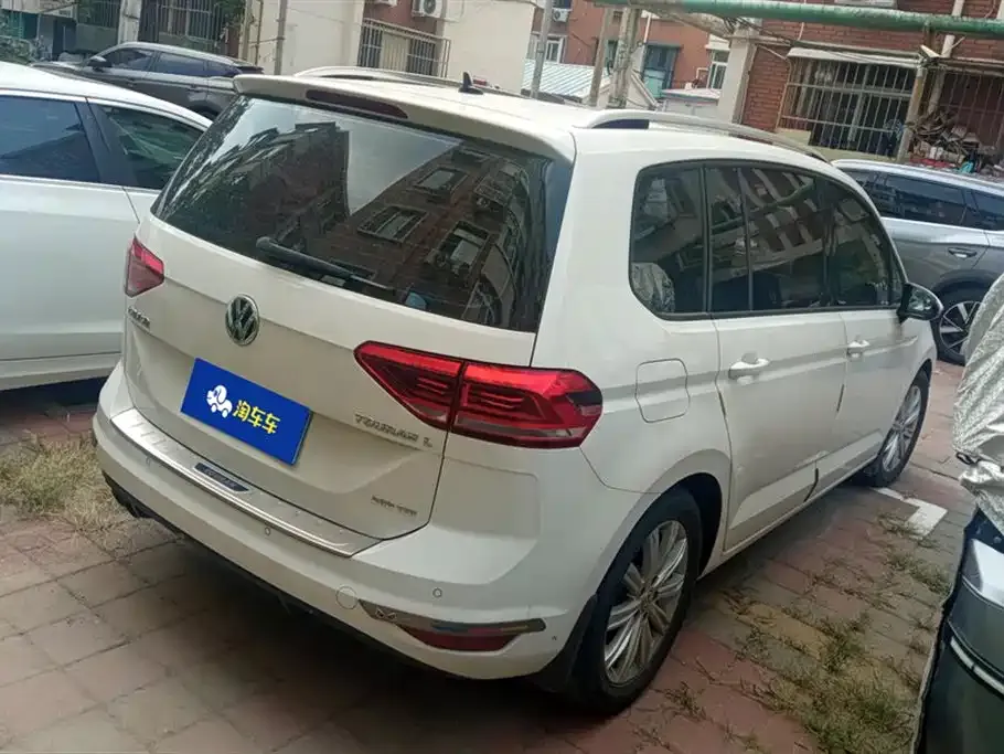 Volkswagen Touran 2021 из CN, фото 3