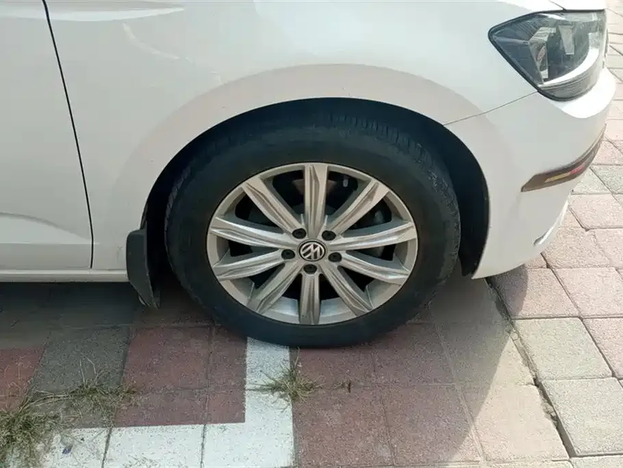 Volkswagen Touran 2021 из CN, фото 6
