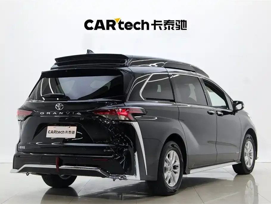 Toyota Granvia 2025 из CN, фото 4