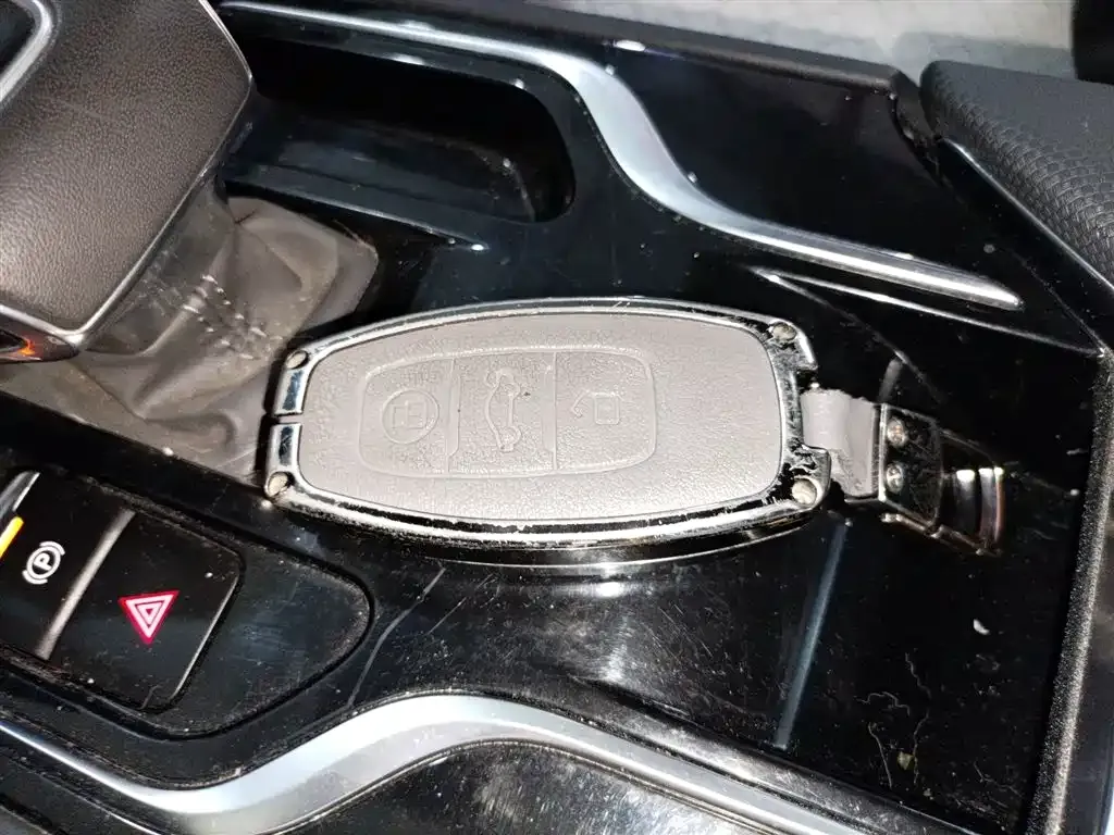 Hongqi E-QM5 2023 из CN, фото 9