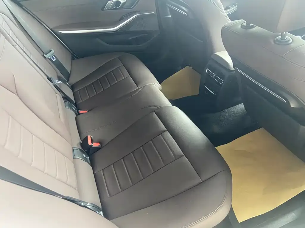 BMW 3 Series 2021 из CN, фото 9