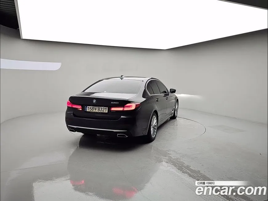 BMW 5-Series 2021 из KR, фото 2