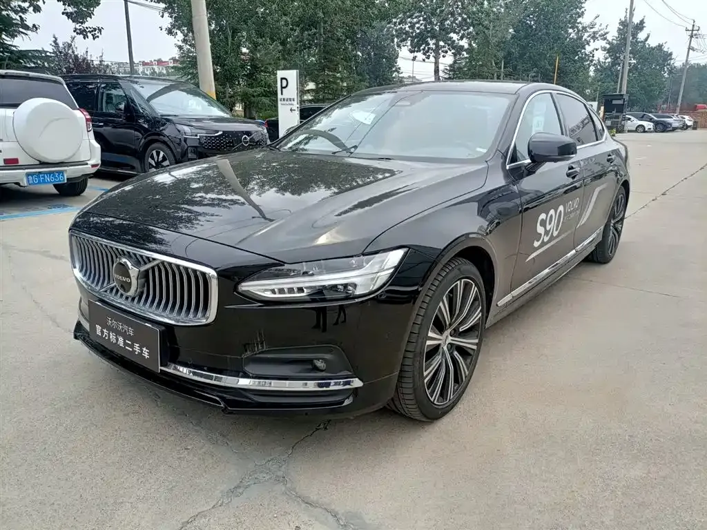 Volvo S90 — фото 1