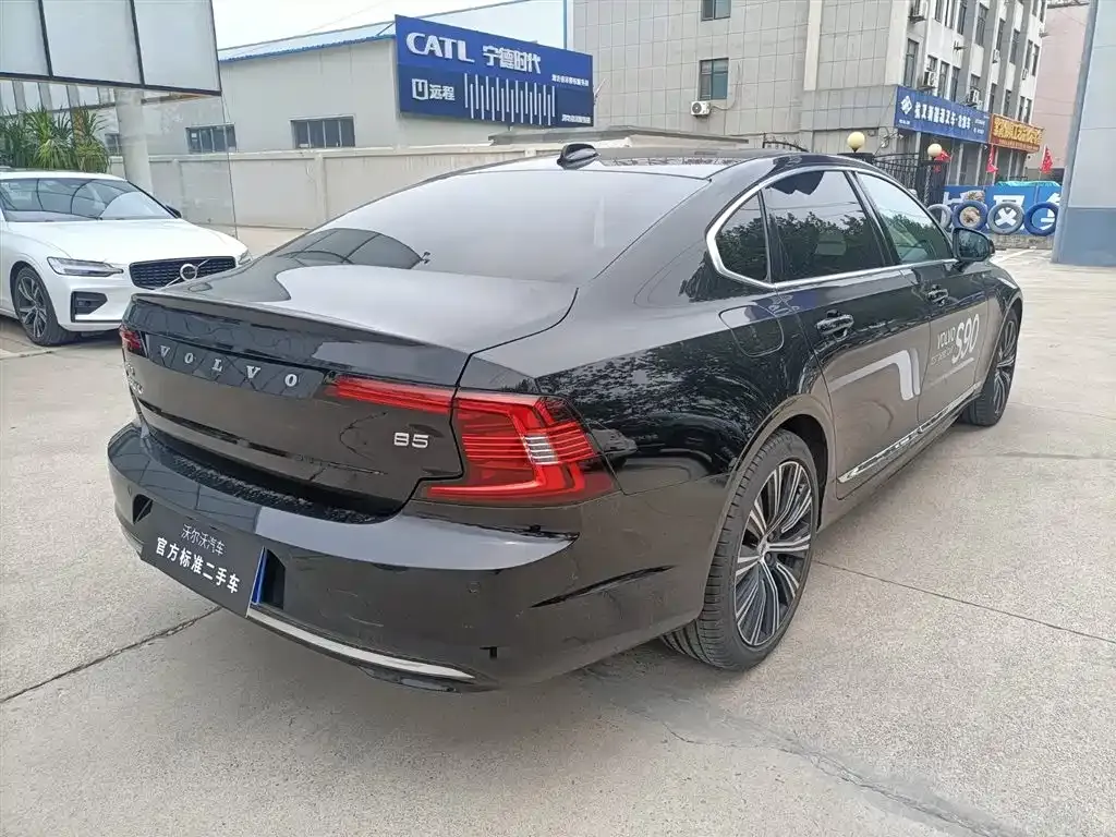 Volvo S90 — фото 3