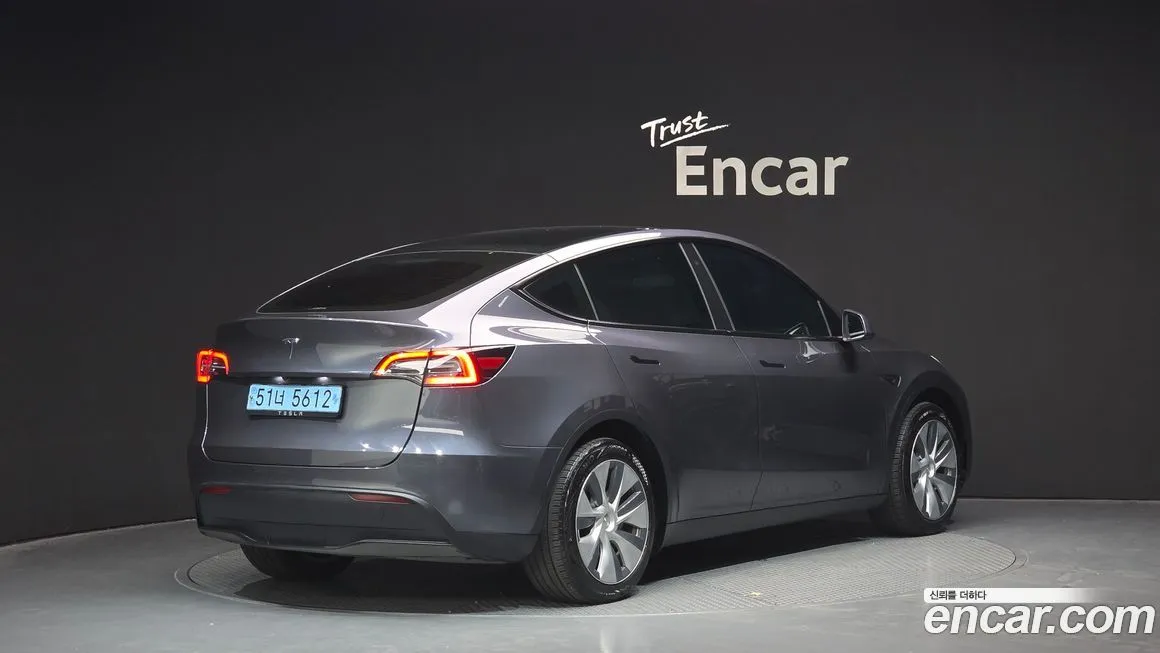 Tesla Model Y 2024 из KR, фото 2