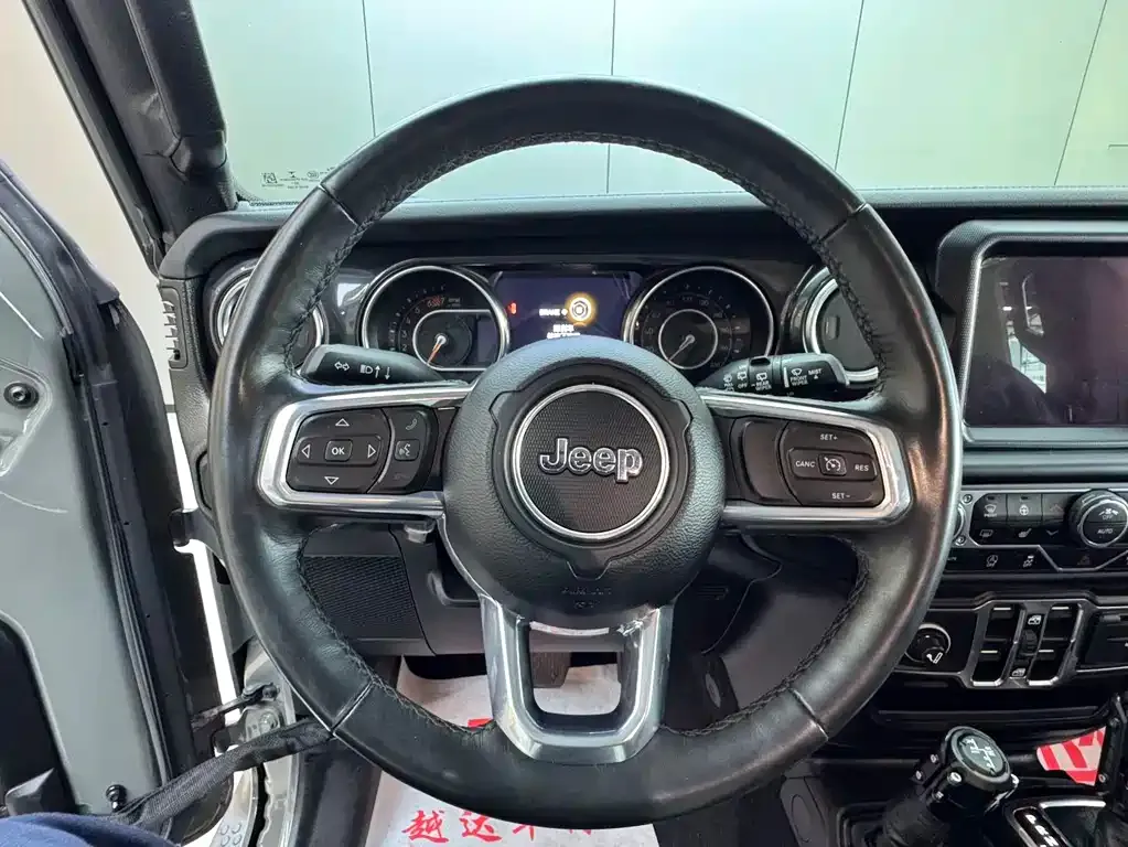 Jeep Wrangler 2023 из CN, фото 4