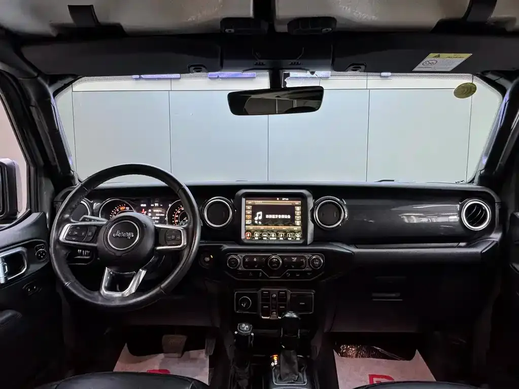 Jeep Wrangler 2023 из CN, фото 5