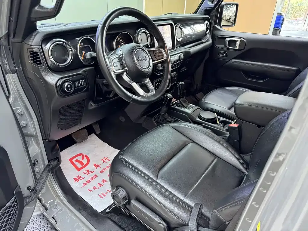 Jeep Wrangler 2023 из CN, фото 9