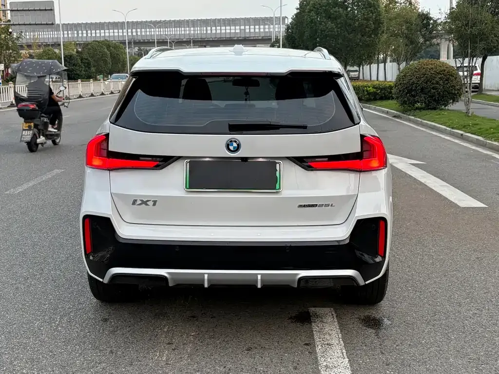 BMW iX1 2024 из CN, фото 5
