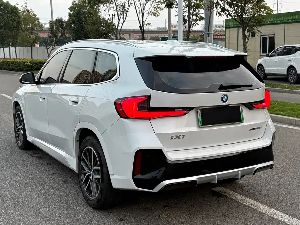 BMW iX1 2024 из CN, фото 6