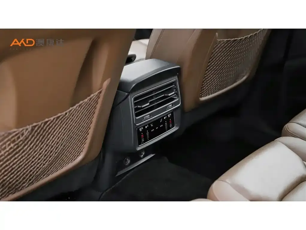 Audi Q7 2023 из CN, фото 10