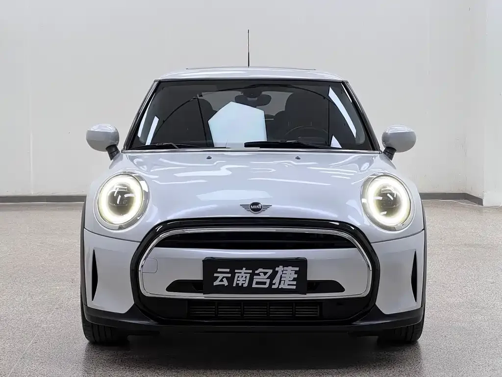 MINI Cooper (3-door) 2024 из CN, фото 2