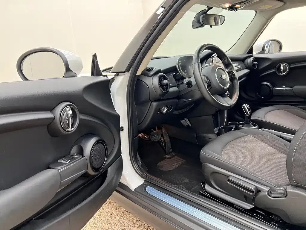MINI Cooper (3-door) 2024 из CN, фото 8