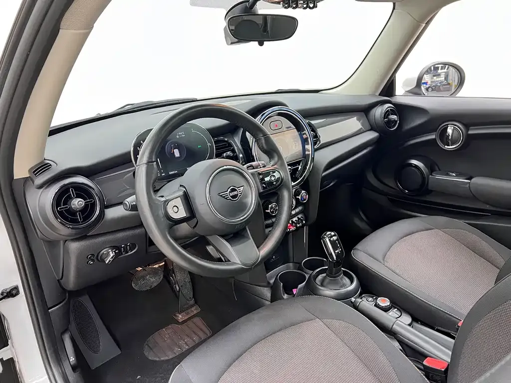 MINI Cooper (3-door) 2024 из CN, фото 9