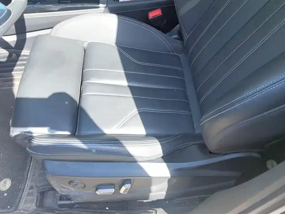 Audi Q5L 2023 из CN, фото 9