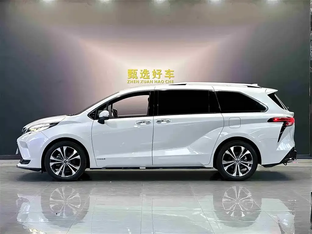 Toyota Granvia 2023 из CN, фото 3