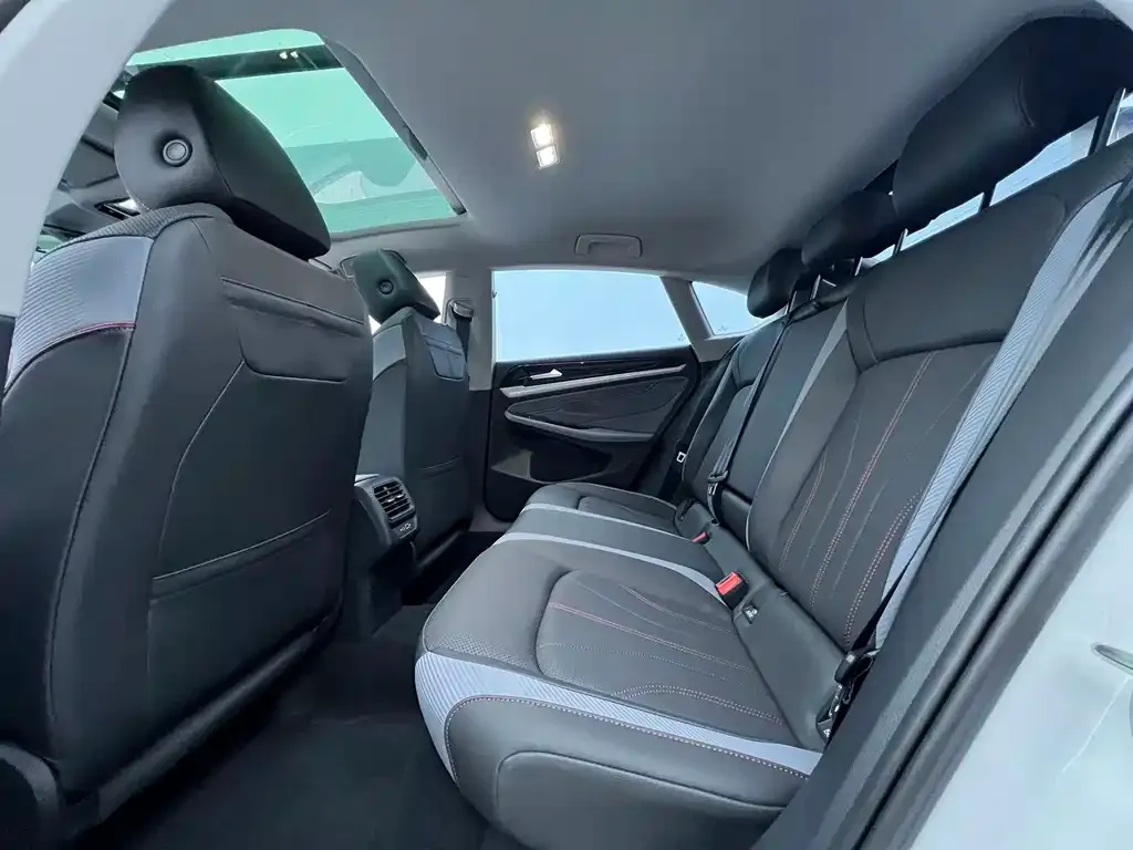 Volkswagen Lamando 2024 из CN, фото 10