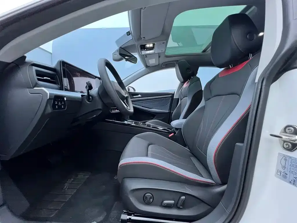 Volkswagen Lamando 2024 из CN, фото 8
