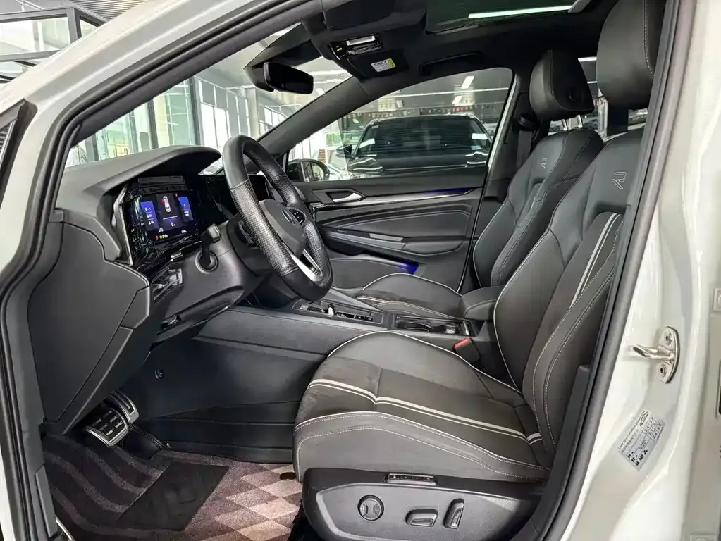 Volkswagen Golf 2022 из CN, фото 7
