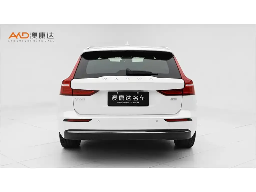 Volvo V60 2024 из CN, фото 4
